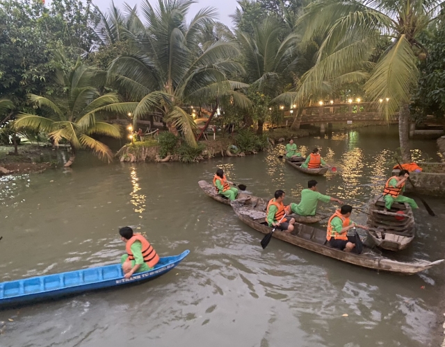 Trải Nghiệm Chèo Xuồng Ba Lá