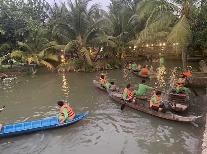 Trải Nghiệm Chèo Xuồng Ba Lá