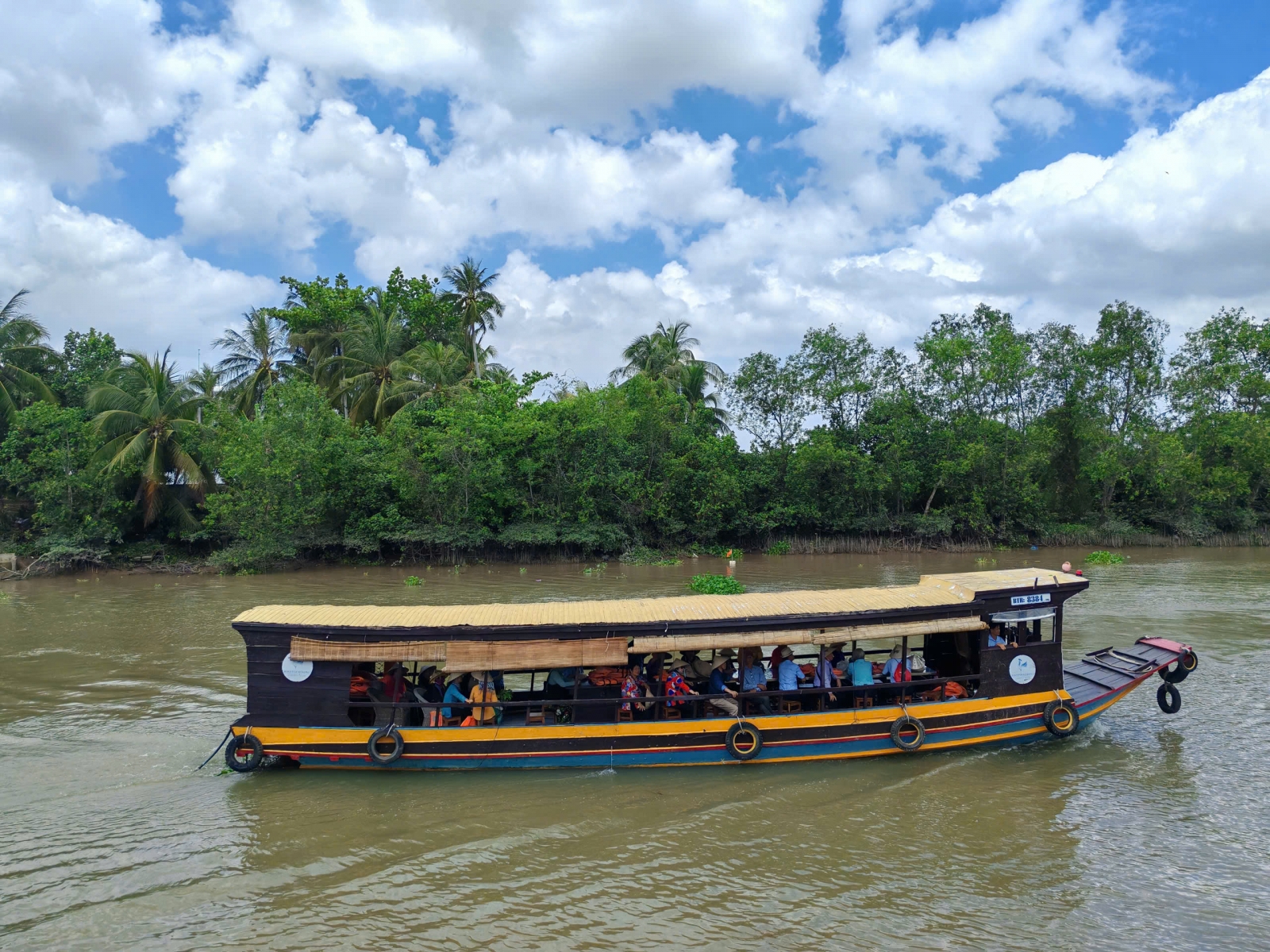 Ăn trên tàu ở Bến Tre